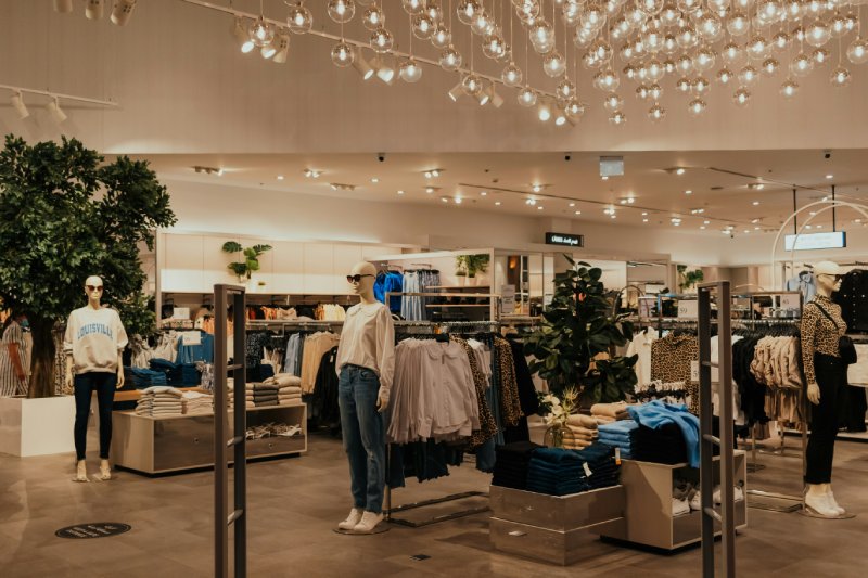 Precisión de los contadores de personas en 2026: por qué los retailers usan sensores dedicados para tomar decisiones fiables