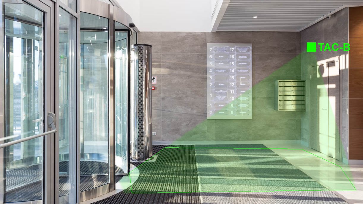 Sensor radar SensMax TAC-B 3D-W instalado en el vestíbulo de un edificio de oficinas